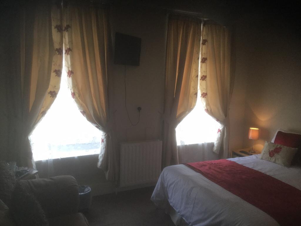 Ashlea House Hotel Портръш Стая снимка